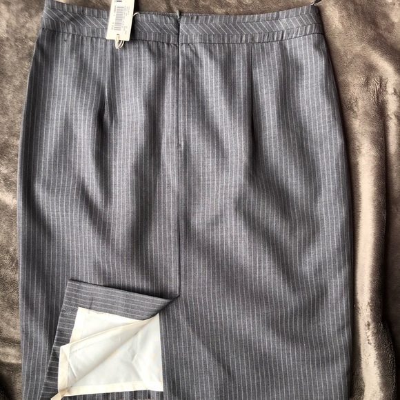 NWT Esprit Grey Skirt With Vertical Pinstripes 8 - Picture 8 of 11